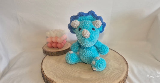 Triceratops Amigurumi - Wunschfarben